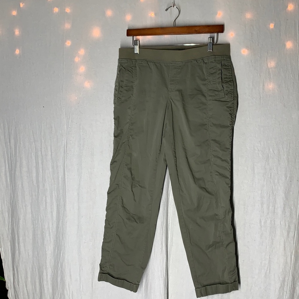 Eddie Bauer cropped pants